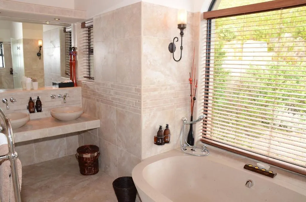 Bezweni Lodge Sir Lowry Pass Holiday home