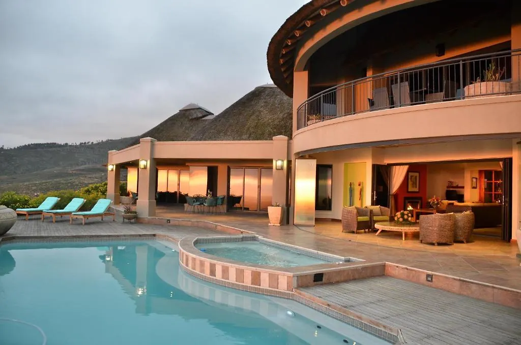 Bezweni Lodge Sir Lowry Pass Holiday home