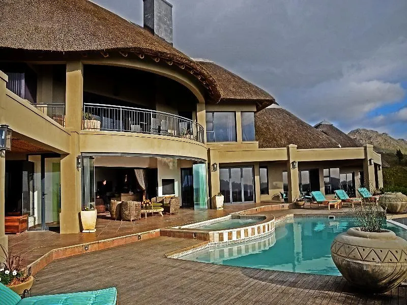 Bezweni Lodge Sir Lowry Pass Holiday home